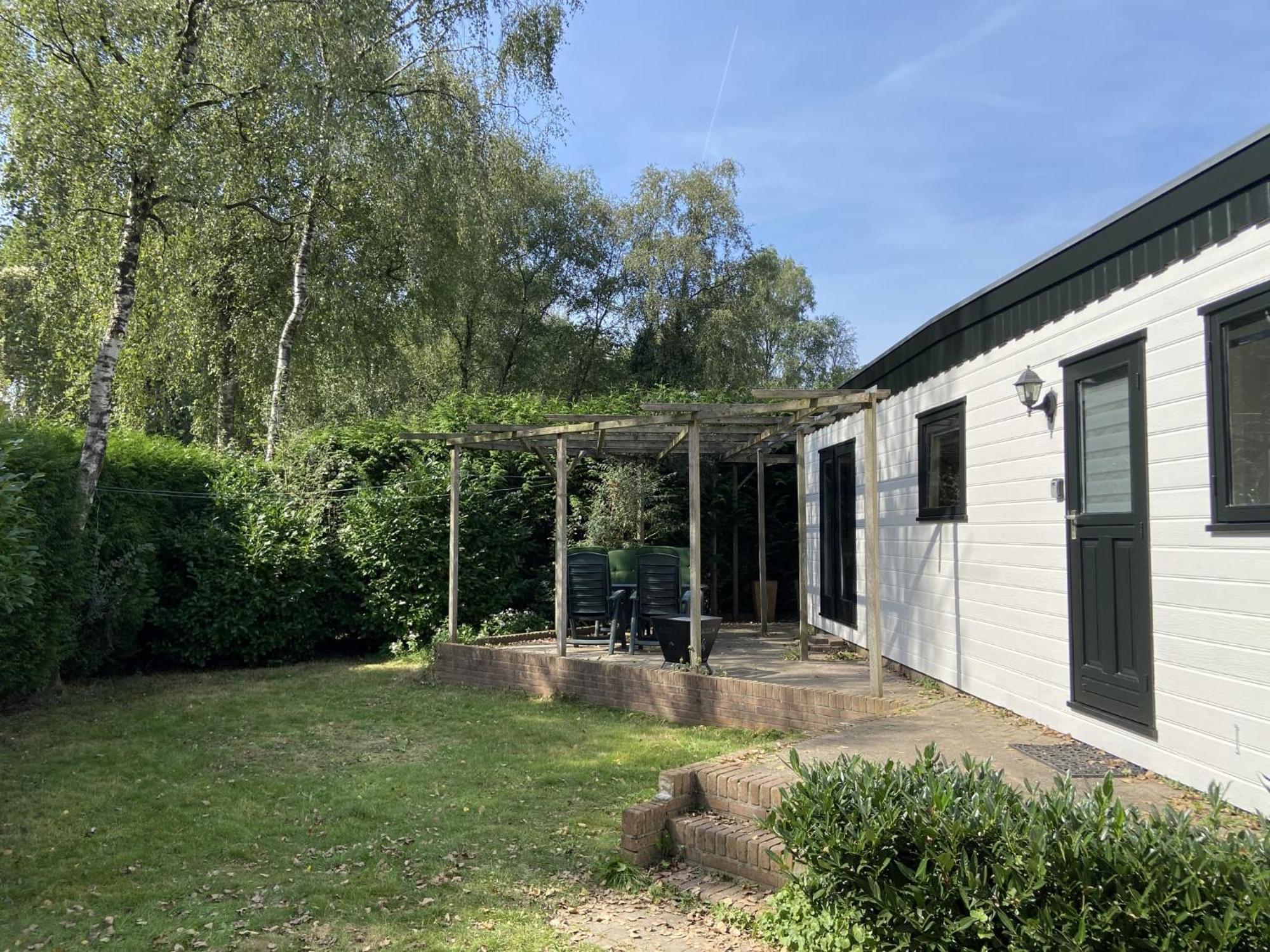Veluwe Vakanties Chalets With Private Barrel Sauna - With Pool Bar And Restaurant Facilities In The Veluwe National Park Putten Dış mekan fotoğraf