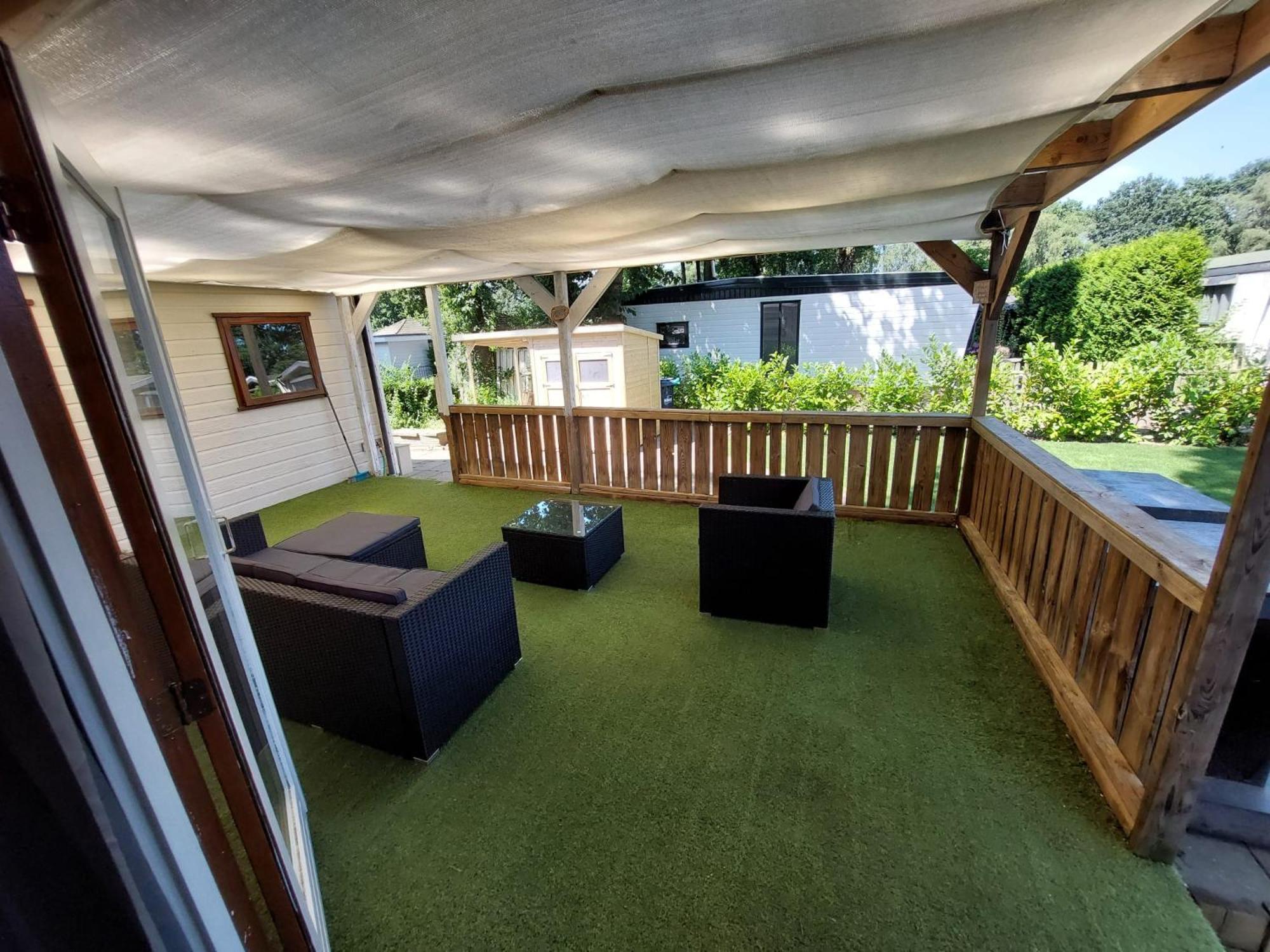 Veluwe Vakanties Chalets With Private Barrel Sauna - With Pool Bar And Restaurant Facilities In The Veluwe National Park Putten Oda fotoğraf